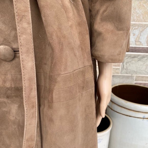 Vintage Suede Belted Coat with Rabbit Fur Collar - Picture 5 of 11